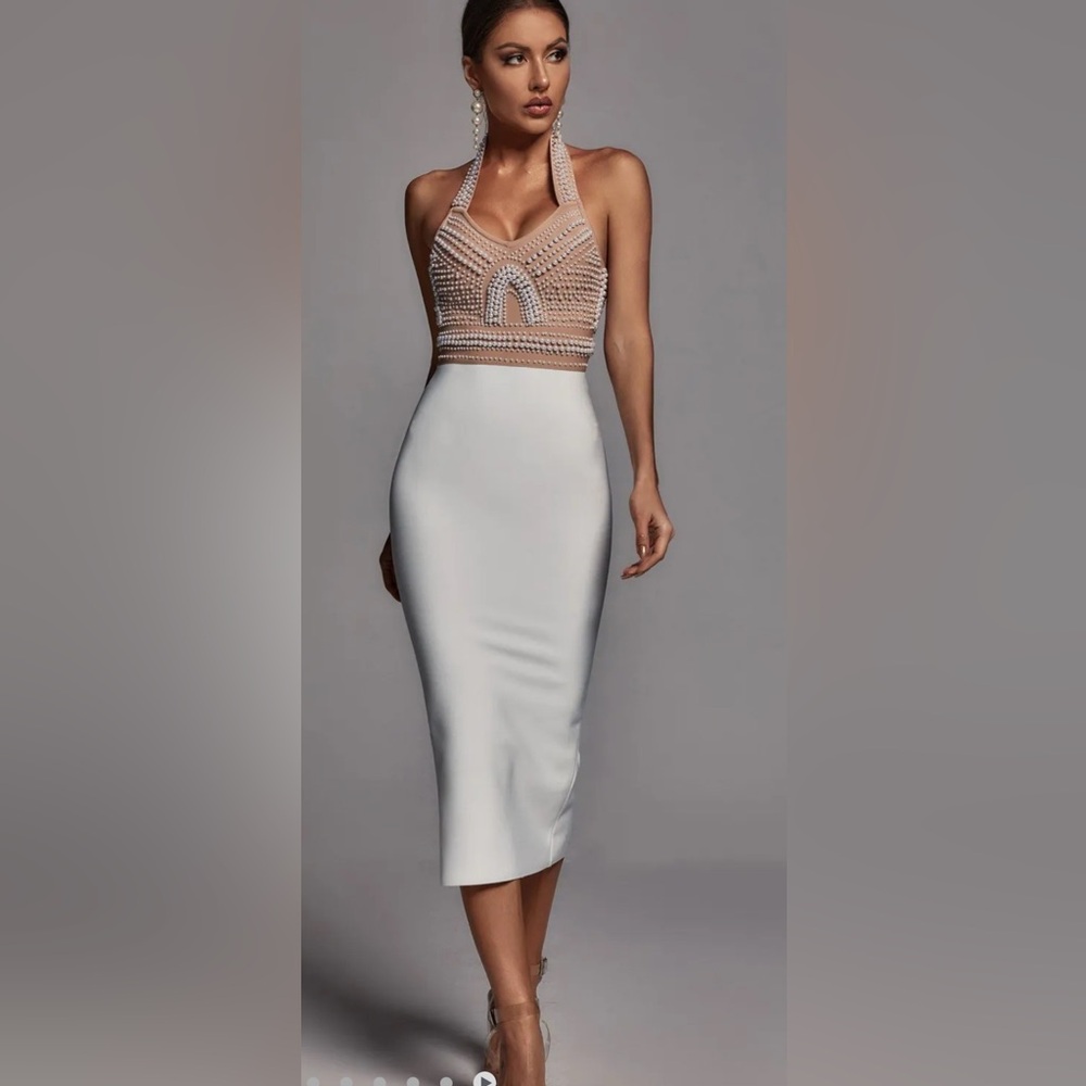 Bella Barnett Halter Nude/White Midi Dress W/Faux Pearl Embellishment Sz. M NWT🔥